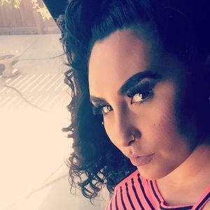 Meet your Posher, Levana